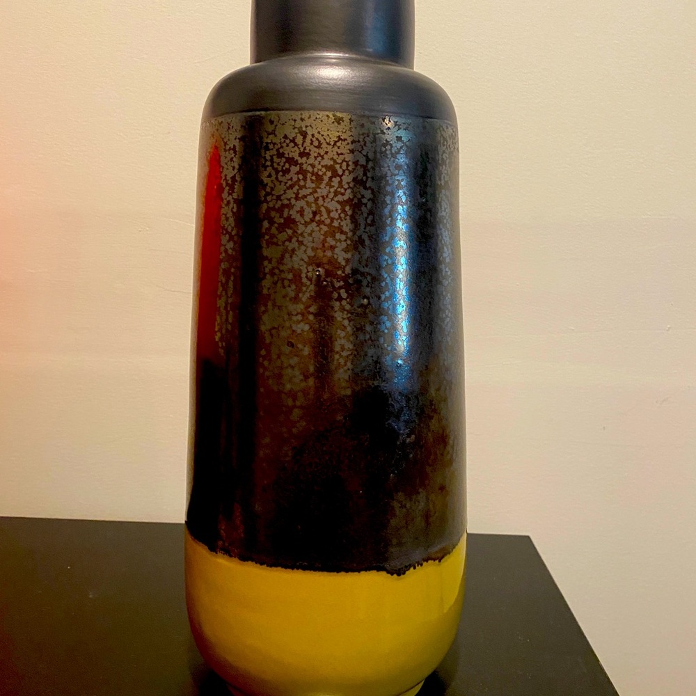 Chelsea House pottery vase